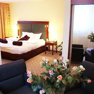 https://hotel-wilga-katowice-airport.krakowhotelspoland.com