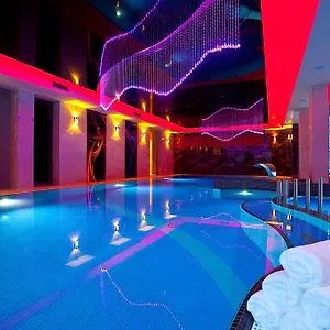 https://willa-krystyna.szklarskaporebahotels.net